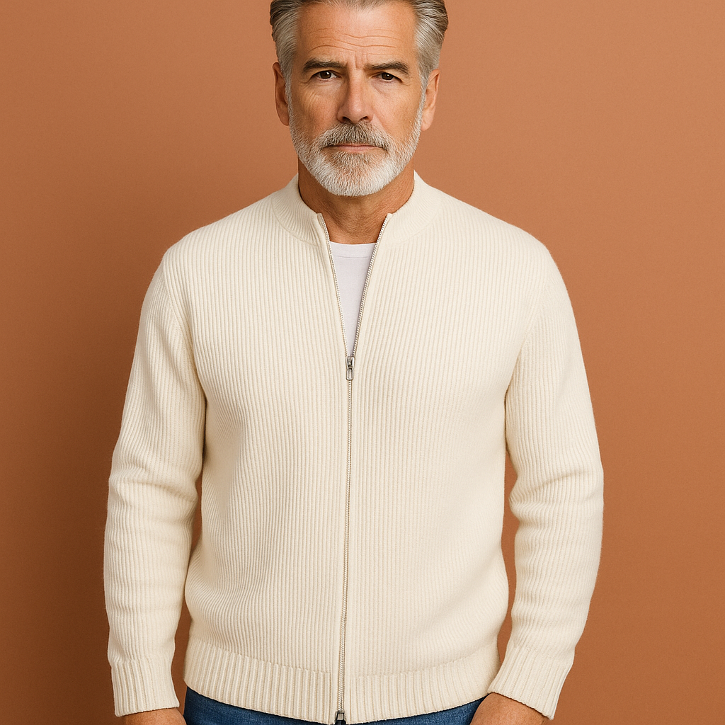 Men’s premium cardigan in beige with button closure, soft and comfortable for casual and elegant outfits.