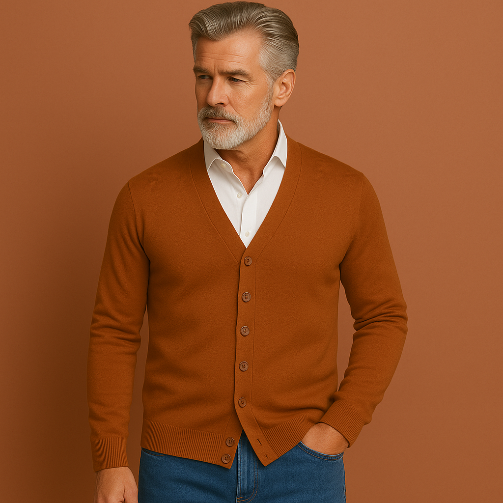 Men’s knitted cardigan in dark brown with button closure, soft and comfortable for casual and elegant outfits.