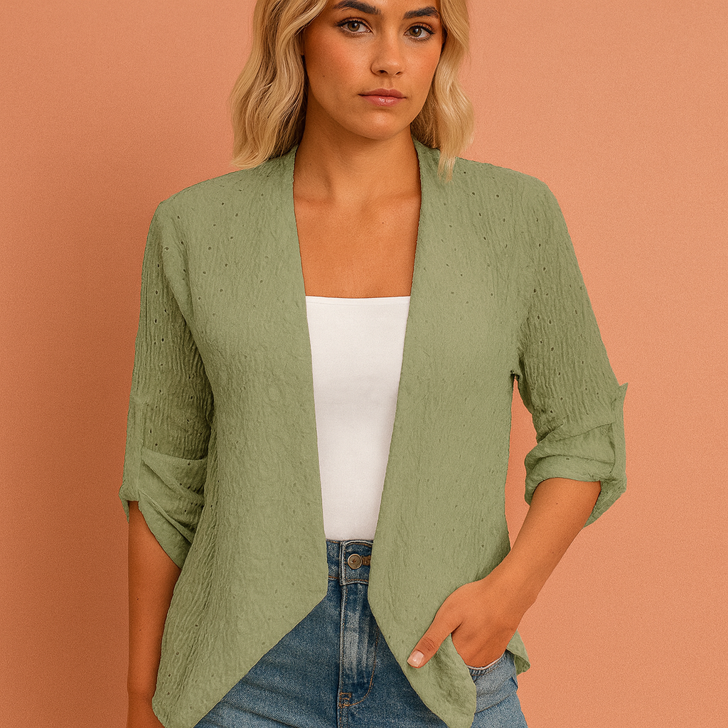 Women’s crochet cardigan in green with open front, airy and stylish for casual and bohemian outfits.