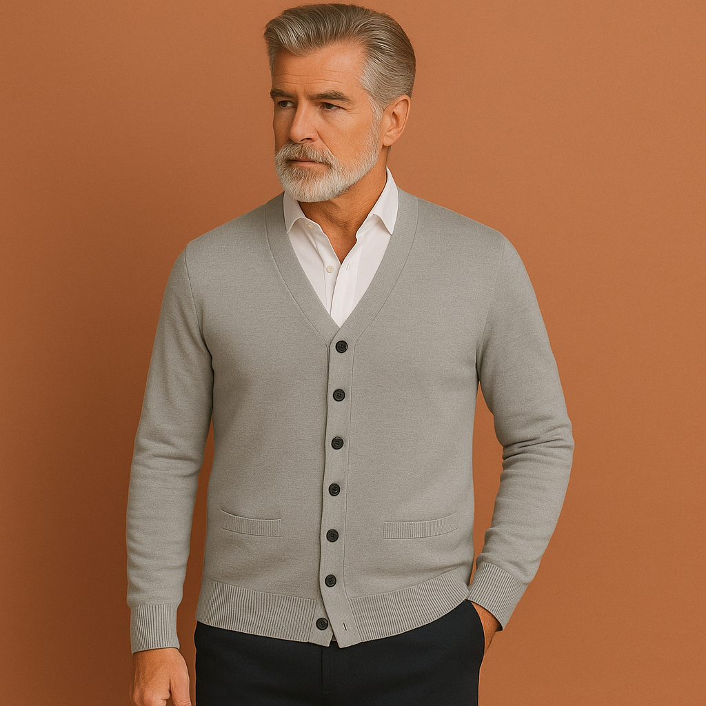 Men’s knitted cardigan in grey with button closure, soft and comfortable for casual and elegant outfits.