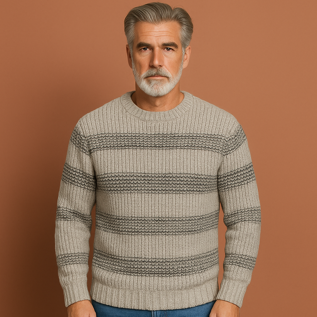 Men’s knitted sweater in grey with subtle pattern, soft and comfortable for casual and elegant outfits.