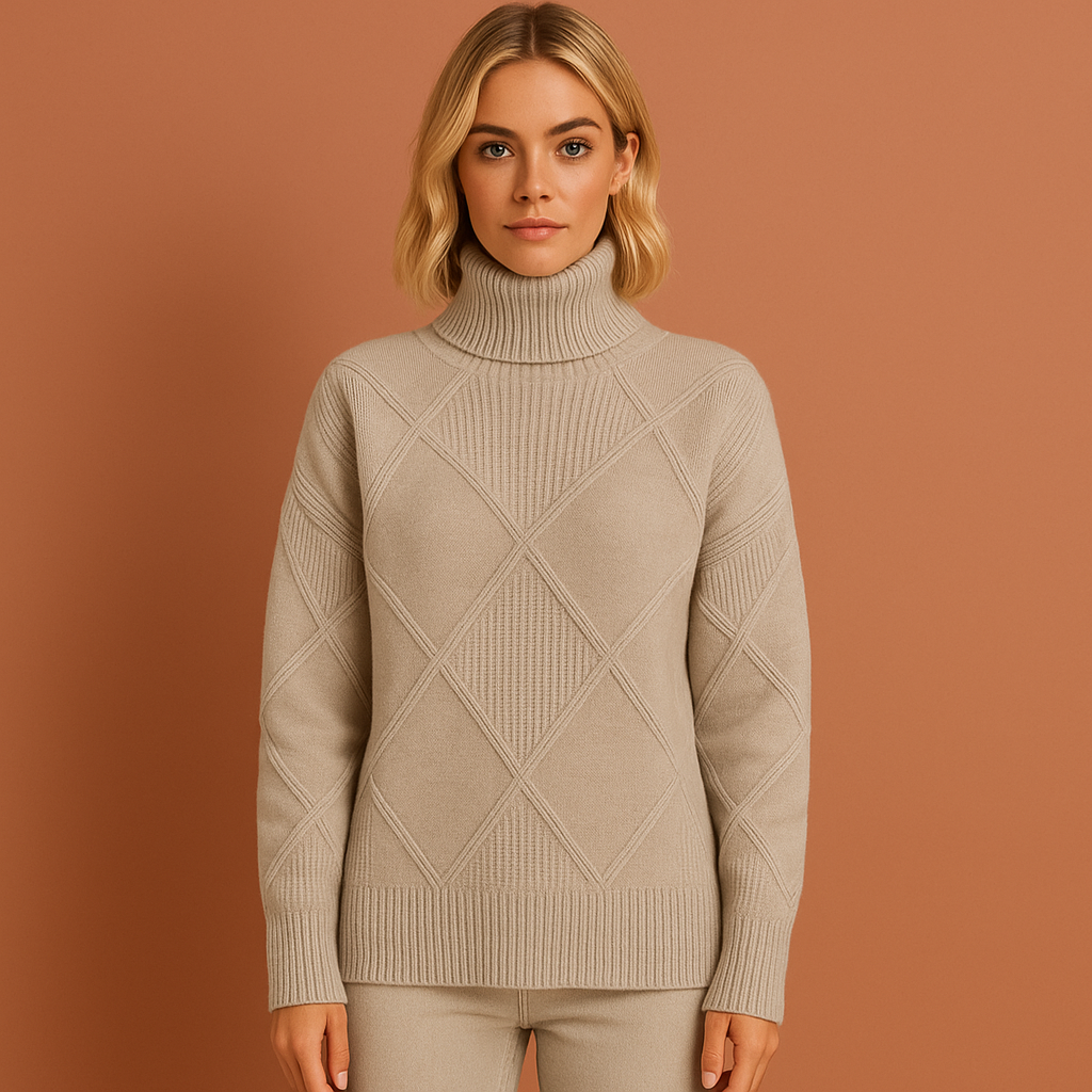 Women’s turtleneck jumper in grey with geometric pattern, soft and comfortable for casual and stylish outfits.